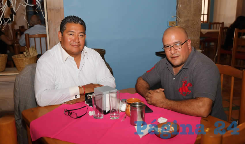 En el restaurante La Mestiza almorzaron C&eacute;sar Cervantes Mena, abogado, y Hugo Enrique S&aacute;nchez