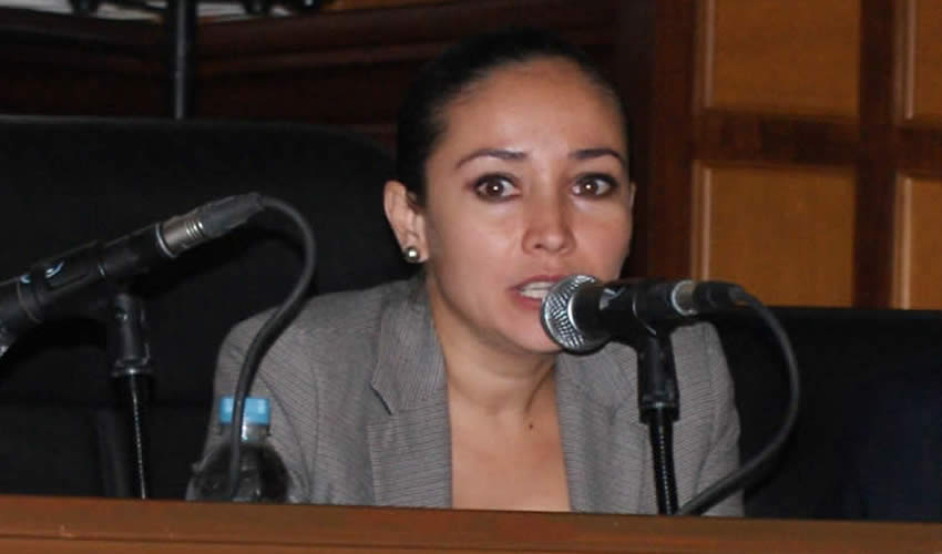 Al presentar el contrainforme del primer año de gobierno del alcalde Enrique Alfaro, la regidora priísta Ángeles Arredondo criticó que el mandatario presumió de logros que ni siquiera se han concretado, en una ciudad con múltiples carencias en servicios y seguridad pública/Foto: Archivo Página 24