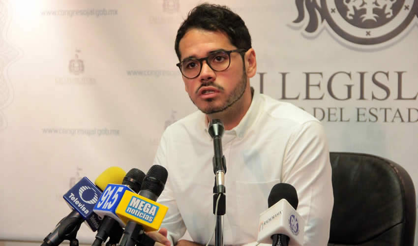 “La iniciativa (de la biciley) ya trae sanciones a quienes violen estos artículos, también vamos a ser más realistas para no poner las sanciones que se estaban proponiendo (...); más que un tema de recaudación, lo que tenemos que generar es una cultura de respeto”, aclaró el diputado emecista Alejandro Hermosillo, impulso de la propuesta/Foto: Francisco Tapia 