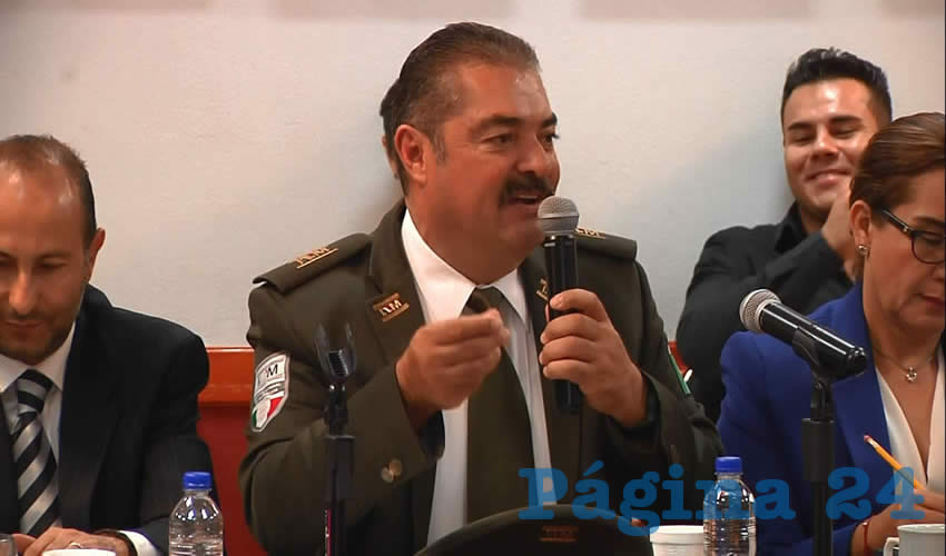 “Muchos de ellos vienen sin dinero, requieren una ayuda de todos nosotros, se la merecen, muchos de ellos sí traen un capital para hacer un negocio ya, también requieren nuestra ayuda, nuestro apoyo, nuestra orientación de otra forma”, consideró Ricardo Vera Lira en torno a los migrantes que no pudieron quedarse en Estados Unidos/Foto: Francisco Andalón López 