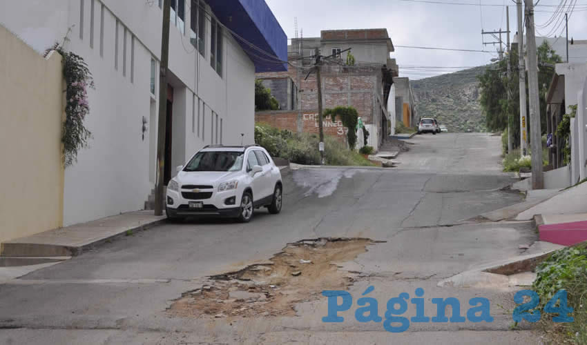 Vecinos: La administración pasada, liderada por Roberto Luévano Ruiz, realizó un bacheo de muy mala calidad (Foto: Merari Martínez Castro)