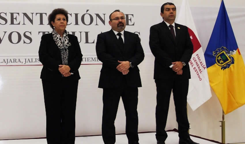 Fichitas en nuevos encargos: Marisela Gómez Cobos, hoy fiscal central, no puso orden en Reinserción Social. Su lugar lo ocupa Carlos Antonio Zamudio Grave, quien estaba al frente de la Fiscalía Regional, en tanto que Fausto Mancilla Martínez es cercano a Sergio Adame Ortiz, ex titular del Centro de Inteligencia y Comunicación de la FGE, detenido el pasado 20 de junio en EU acusado de lavado de dinero y fraude/Fotos: Cortesía