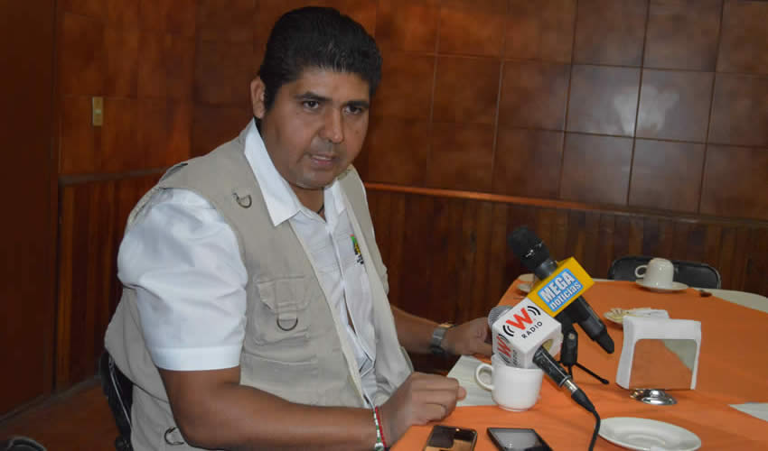“Confiamos en el señor presidente municipal, en sus manos está el poder ayudarnos (...). Lo que no queremos es politizar las necesidades del comerciante ambulante, por eso los estamos haciendo en forma mediante una organización”, advirtió Marco Santos, líder de comerciantes/Foto: Francisco Tapia 