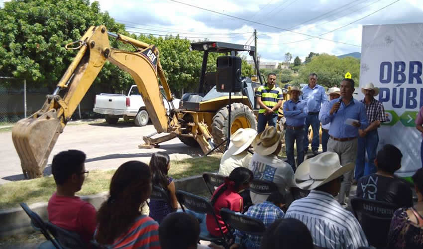 Por fin luego de tres años de constantes exigencias de los pobladores, la avenida principal de la comunidad de La Labor será sometida a rehabilitación total