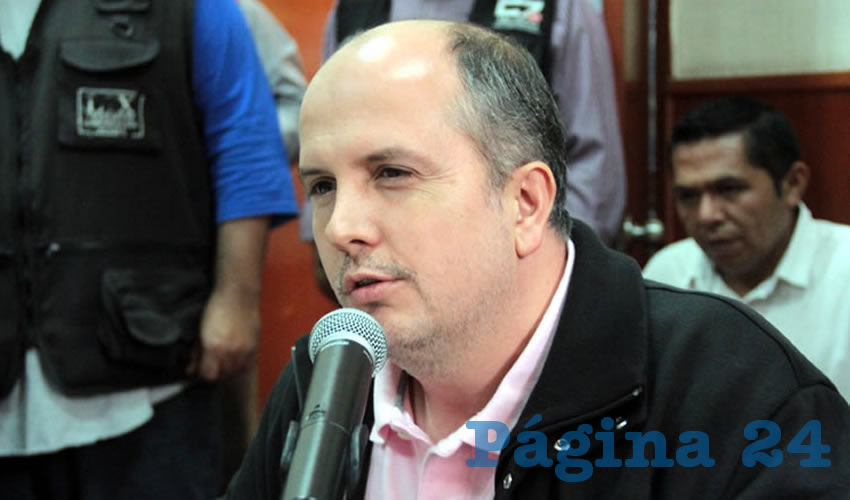 “El riesgo es que en puntos constitucionales pudieran congelarla (…), lo que es urgente es destrabar esta iniciativa porque hay conflicto de personas reales, que tienen enfrentamientos cotidianos con vecinos porque les privatizan las calles”, señaló el legislador Augusto Valencia/Foto: Francisco Tapia 
