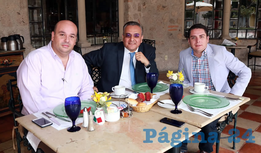 Los abogados Jos&eacute; Antonio de Alba, Luis M&eacute;ndez Beltr&aacute;n y Rodrigo Gonz&aacute;lez Lara desayunaron en el restaurante Quinta Real