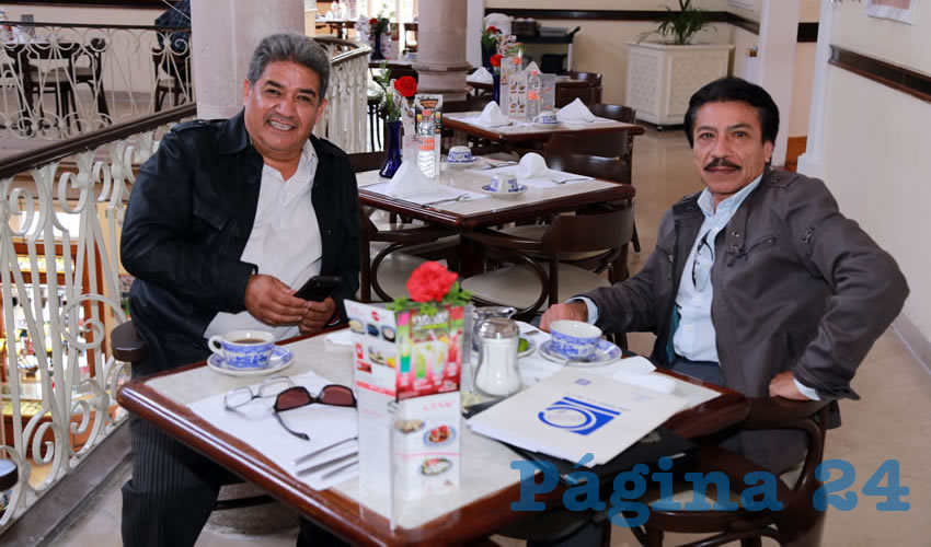 En Sanborns Francia departieron Juan A. Arroyo Rodr&iacute;guez y Jorge Cardona Mej&iacute;a