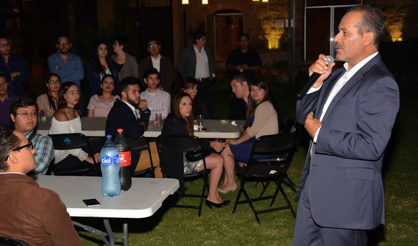 Mart&iacute;n Orozco se reuni&oacute; con j&oacute;venes y refrend&oacute; su compromiso de garantizarles un futuro mejor