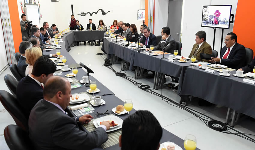 El gobernador Carlos Lozano de la Torre y los integrantes del gabinete estatal se solidarizan con el Ej&eacute;rcito y las familias de los militares ca&iacute;dos en Sinaloa