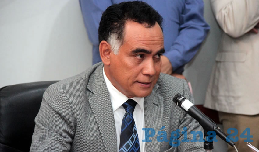 “Lo que está reclamando el magistrado no tiene que ver, porque el proceso que hoy tenemos en el Congreso no ha concluido hasta que se someta a votación en el pleno; por tanto no creo que se adelante, porque no creo que estemos hablando del mismo tema”, expuso el perredista Saúl Galindo sobre el proceso que se sigue para ratificar o no a Leonel Sandoval/Foto: Francisco Tapia 