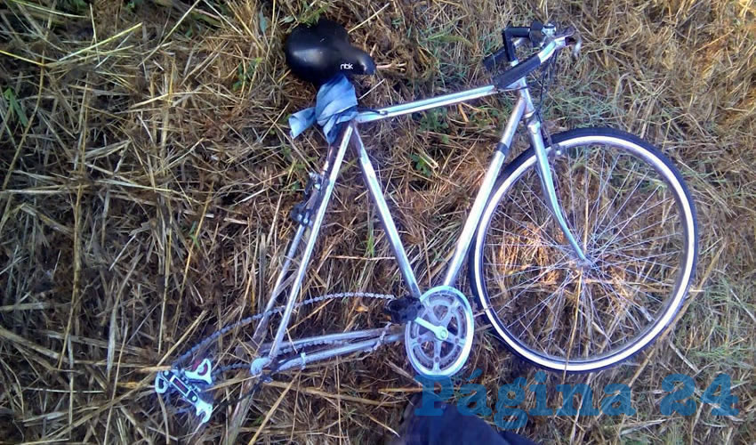 La bicicleta de Roberto Macías Herrrera quedó destrozada