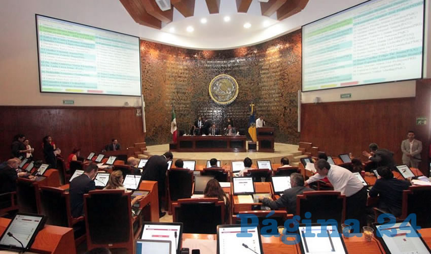 El PAN, MC y Pedro Kumamoto se la hicieron efectiva al gobernador de Jalisco, Aristóteles Sandoval, y con su voto en contra cumplieron la amenaza de no ratificar a su padre, Leonel Sandoval Figueroa, como magistrado del Poder Judicial del estado/Fotos: Francisco Tapia 