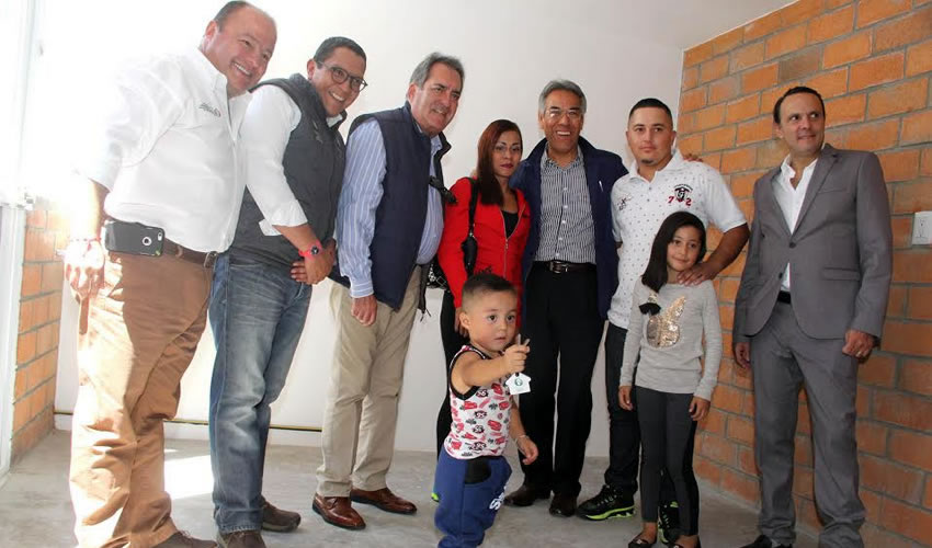 En seis a&ntilde;os, m&aacute;s de siete mil 600 familias han logrado certeza con la escrituraci&oacute;n de su vivienda