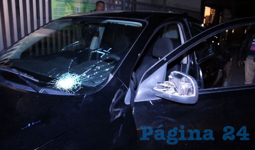 Los daños al automóvil Nissan Versa