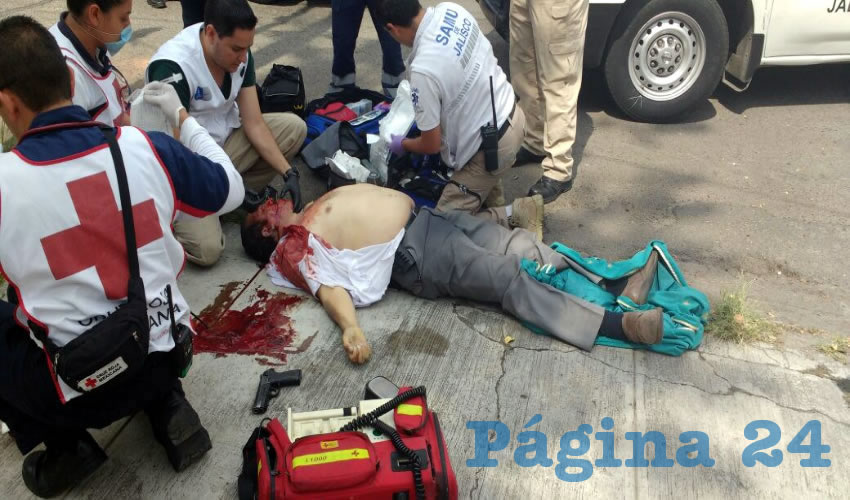 Enrique González Razón, agente de la FGE, fue asesinado luego de retirar 120 mil pesos de un banco en la colonia Arcos Vallarta. Estaba asignado como escolta de Arturo Zamora Jiménez, senador y también secretario de Organización en el Comité Ejecutivo Nacional del PRI. Tras balear a González Razón, los criminales escaparon con el efectivo a bordo de una motocicleta/Foto: Especial