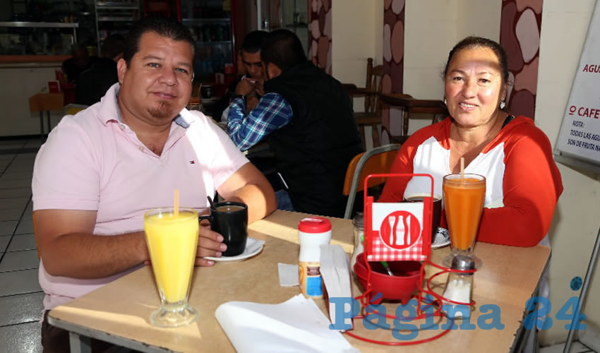 En Fuente de Sodas Mapi compartieron el pan y la sal Alejandro Monreal D&aacute;vila, regidor electo del Municipio de Aguascalientes, y Ana Mar&iacute;a Garc&iacute;a Salas