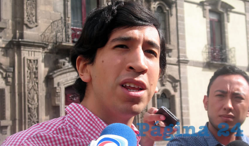 Según el legislador Pedro Kumamoto, ya han sido presentadas sus cuatro iniciativas que mejorarían la impartición de justicia en Jalisco, por lo que pidió a las personas hacer presión, y “que hagamos juntos un cambio dentro del Congreso del Estado a través de esta convocatoria” a través de internet/Foto: Francisco Tapia 
