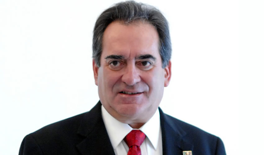 Carlos Lozano de la Torre, gobernador del Estado