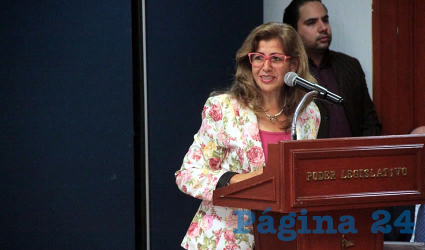 María del Pilar Pérez Chavira, diputada del PAN, aseguró que se revisará el expediente de Vega Pámanes de acuerdo a lo estipulado por la ley/Foto: Francisco Tapia
