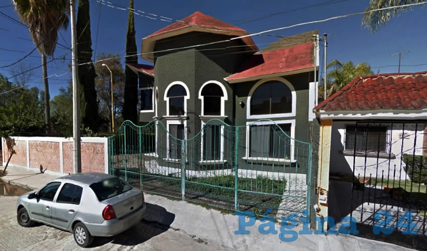 Esta residencia fue cateada por las autoridades, quienes también encontraron armas y droga