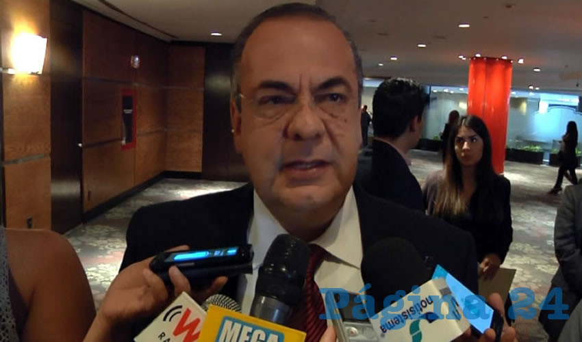 “No basta con señalar, hay que probar, eso es lo más importante en un Estado de derecho. Son señalamientos, cuestionamientos, percepciones; (...) los resultados de la auditoría ahí están, cuentas millonarias que están en el Congreso no han salido”, manifestó el auditor de Jalisco, Alonso Godoy, en su defensa/Foto: Francisco Andalón López