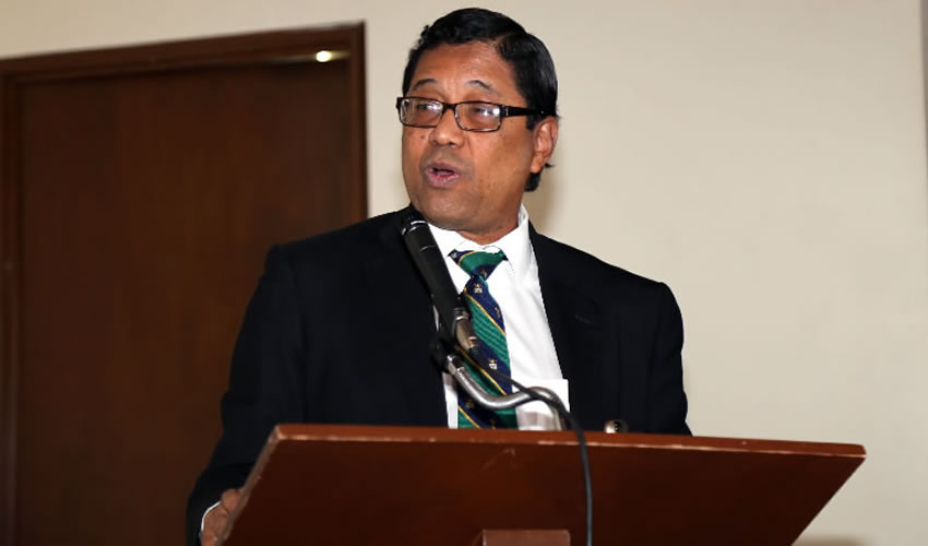 Jorge Enrique Sinclair Ávila, director de la unidad de Cuidados Intensivos del Hospital Punta Pacífica de Panamá (Foto: Eddylberto Luévano Santillán)