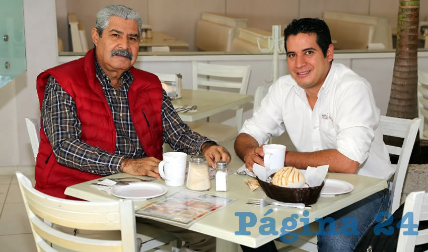 En el restaurante Del Centro desayunaron Jes&uacute;s Infante de Alba y David Santacruz Medina