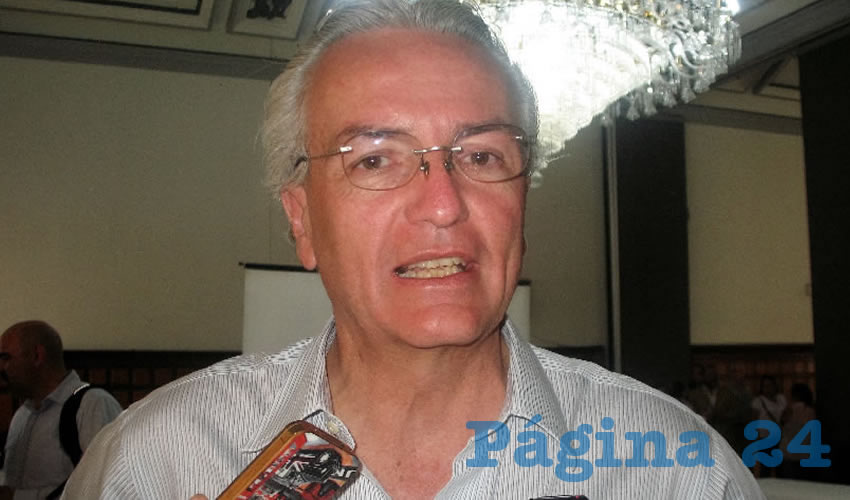 Es un hecho que se integrará la fallida Plaza Guadalajara al proyecto de la línea 3, aunque “la inquietud es cómo se va a integrar a toda la dinámica de la línea 3 porque no podemos esperar a que sólo sean unos boquetes con unas escaleras y unos elevadores”, según el regidor panista Alfonso Petersen/Foto: Francisco Tapia 