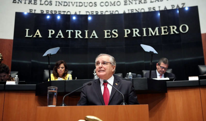 El senador Miguel Romo Medina en la sesi&oacute;n ordinaria en la que el Senado aval&oacute; una serie de reformas a la Ley General de V&iacute;ctimas