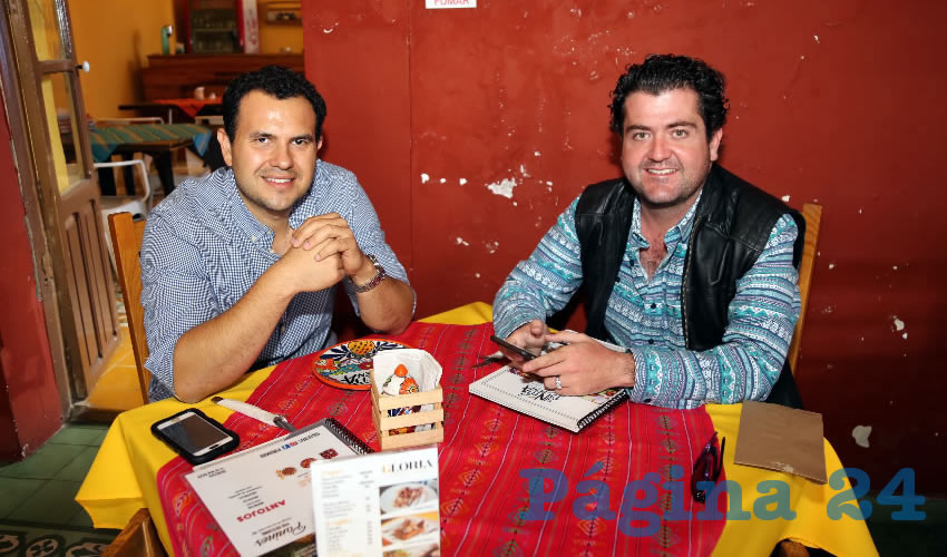 En Mercadito Gastron&oacute;mico Col&oacute;n almorzaron Guillermo Valdivia y Jorge Ram&iacute;rez