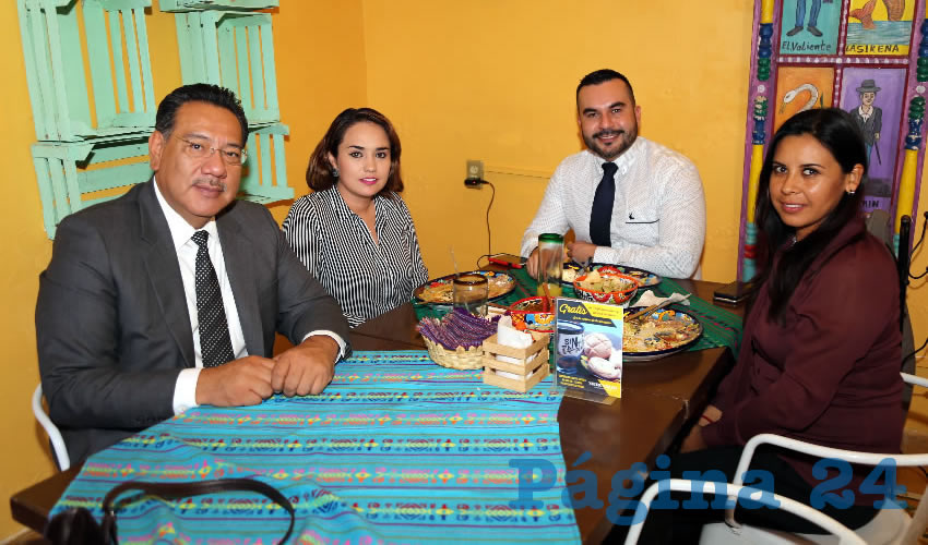 En Mercadito Gastron&oacute;mico Col&oacute;n compartieron el pan y la sal los regidores del Municipio de Aguascalientes Jes&uacute;s Alberto Rodr&iacute;guez Flores, Edith Reyes Pedroza, Eric Bertha&uacute;d Reyes y X&oacute;chitl Casillas Camacho