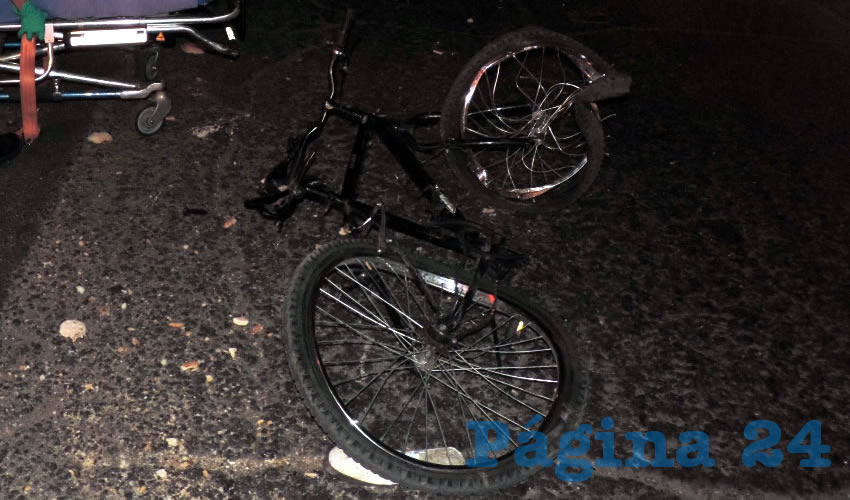 La bicicleta de la víctima, Juan Antonio Díaz Tena, quien lucha por su vida en la Clínica dos del IMSS