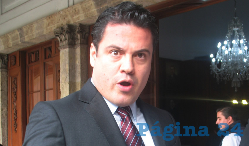 “No (lo pagaremos), lo que es seguro es que México no va a pagar ningún muro, porque con nuestros impuestos no se va a pagar, el señor tendrá que cumplir sus promesas de campaña pero no con el dinero de los mexicanos”, tronó Manuel Herrera Vega, de la Concamin