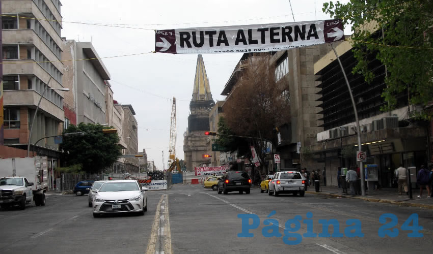 Las calles por las que hasta ayer se transitaba por el corazón del centro tapatío serán cerradas para continuar con los trabajos del nuevo trazo del Siteur; estos cortes a la circulación complicarán aún más la movilidad en la zona, criticaron usuarios de la vía/Fotos: Francisco Tapia 