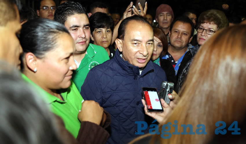 Trabajadores festejaron el triunfo de Arturo Rodr&iacute;guez (Foto: Eddylberto Lu&eacute;vano Santill&aacute;n)