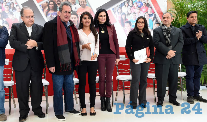 Este fideicomiso garantiza que los jóvenes que mantengan su promedio por encima del 8.5 conserven su beca aún después de la actual administración