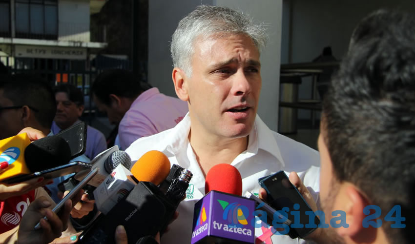 Sergio Zertuche Romero: A todas las personas que no acuden con una urgencia se canalizan a las unidades de medicina familiar para que se atiendan de la mejor manera (Foto: Rocío Castro)