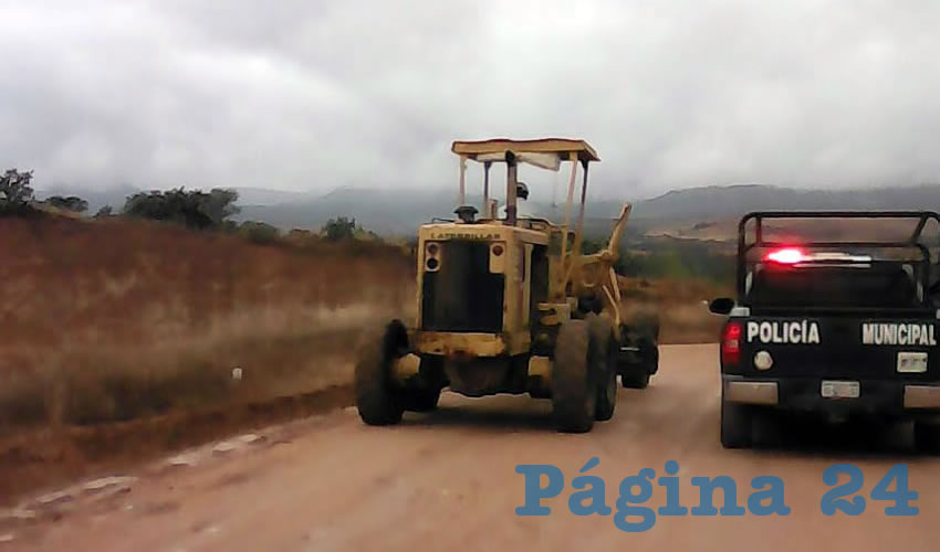 Brinda apoyo Gobierno de Carlos Lozano de la Torre al municipio de San José de Gracia para recuperar camino de terracería afectado por las lluvias