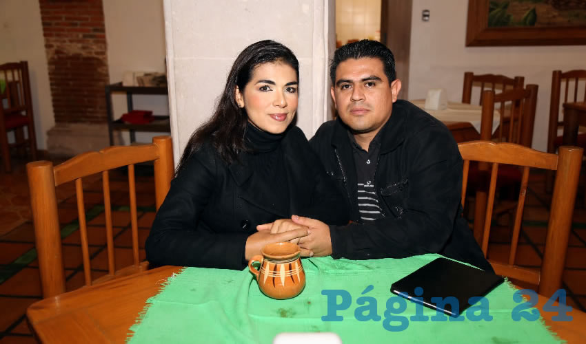 Jessica Fabiola Vega Castillo y Jos&eacute; Antonio Villegas Moctezuma compartieron el pan y la sal en el restaurante La Mestiza