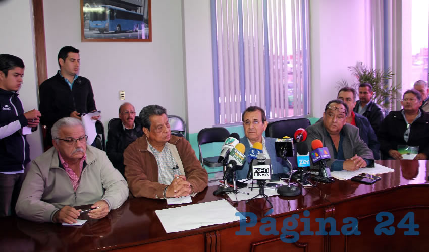 Rueda de prensa de la ATUSA (Foto: Eddylberto Lu&eacute;vano Santill&aacute;n)