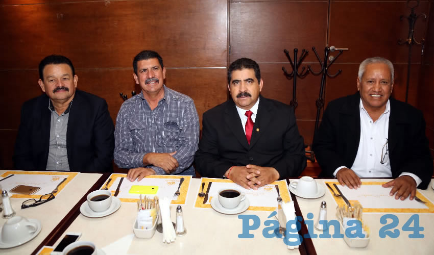 En el restaurante La Rueda del Hotel Quality Inn se reunieron Marco Arturo Delgado Mart&iacute;n del Campo, Emanuelle S&aacute;nchez N&aacute;jera, presidente del Comit&eacute; Estatal del PRD; y &Aacute;ngel &Aacute;vila Romero, presidente del Consejo Nacional del PRD