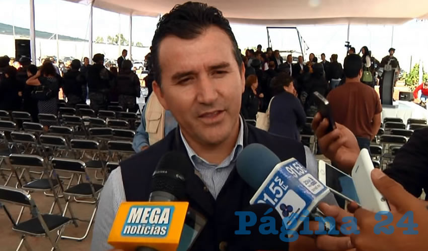 “Estamos seguros que la Secretaría de Movilidad está muy al pendiente, tiene a 90 elementos ahí en la zona” para que el tráfico fluya, según el titular de la SIOP, Nezahualcóyotl Ornelas, quien aseguró que la obra en la importante vialidad estará lista el 9 de diciembre sin prórrogas/Foto: Francisco Andalón López