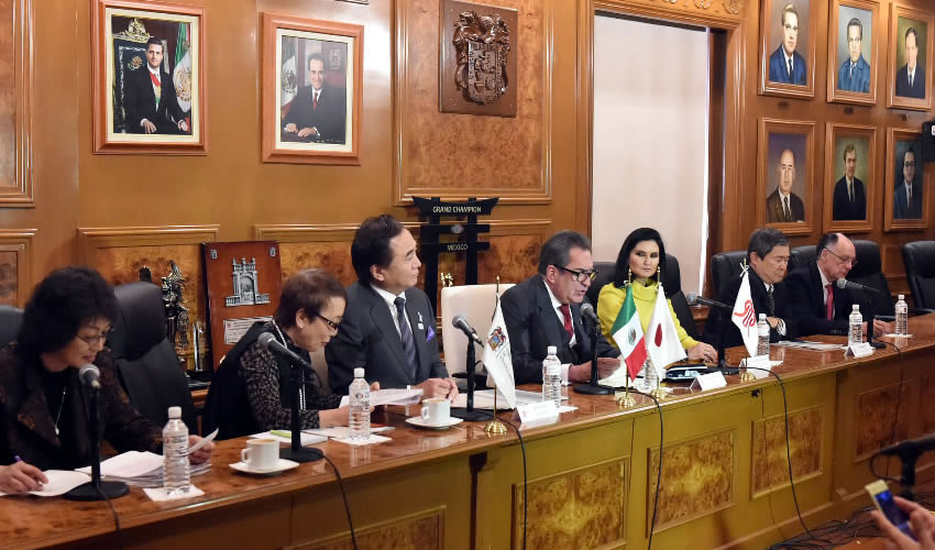 Reconoce el gobernador de Kanagawa el trabajo de Carlos Lozano a favor de la amistad y colaboraci&oacute;n entre ambas naciones