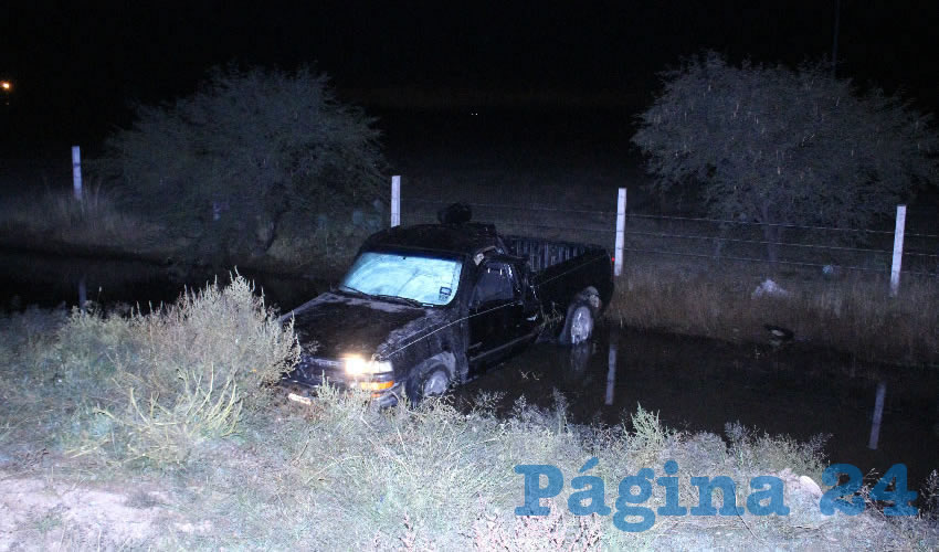 La camioneta se volcó y cayó en un arroyo, en el cual murió Víctor Manuel Marmolejo