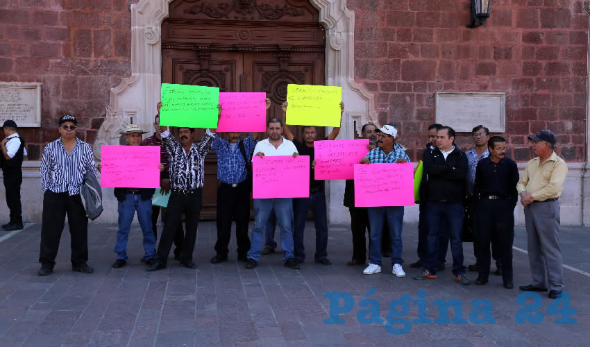 Manifestación de taxistas (Foto: Eddylberto Luévano Santillán)
