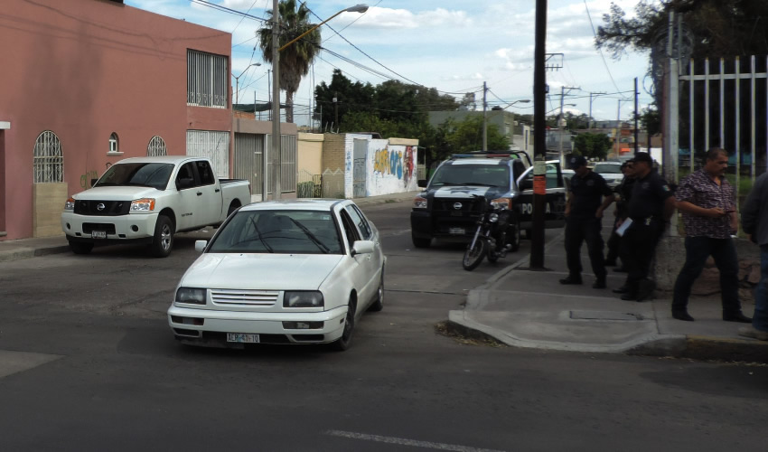 En este punto dejaron los cacos el veh&iacute;culo que utilizaron para realizar el asalto