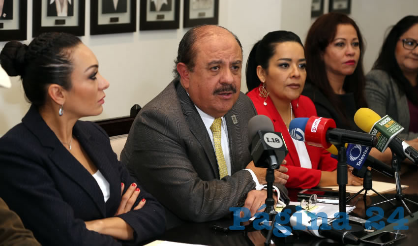 Conferencia de prensa del Grupo Parlamentario del PRI (Foto: Eddylberto Luévano Santillán)