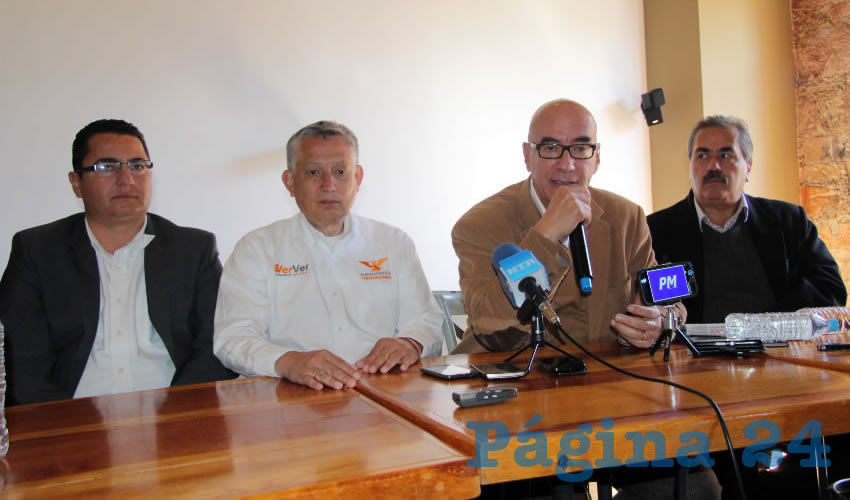 Dante Delgado Rannauro: Nosotros no queremos echarle la culpa a lo que pase en otras naciones, tenemos que hacer nuestro proyecto de nación y darnos nuestro lugar (Foto Rocío Castro Alvarado)