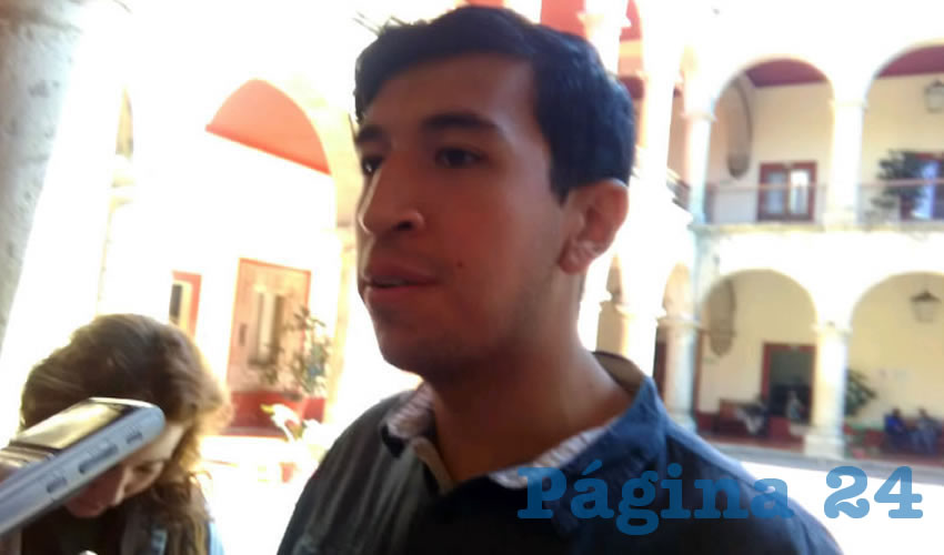 “Es reprobable que estemos pensando primero en hacer recortes a gasto social, a presupuestos que tienen que ver con la educación”, o con buscar a las personas desaparecidas, y que en vez “estén pensando en aumentar su relación con los medios, su posibilidad de tener el reflector”, tronó el diputado independiente sobre el presupuesto 2017 enviado por el gobernador de Jalisco/Foto: Elizabeth Ríos Chavarría