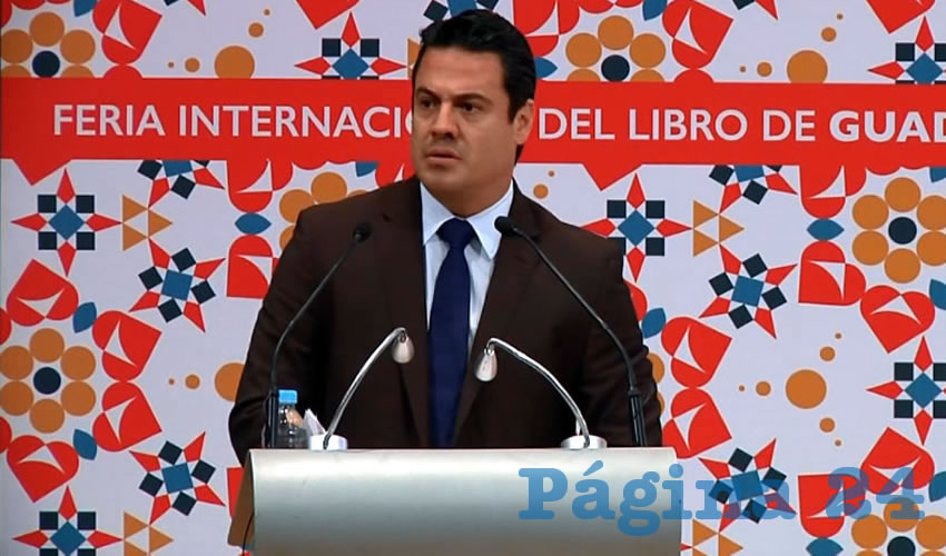 “En Jalisco podremos tener una reingeniería administrativa, podrá haber menos recursos porque no nos alcanza el presupuesto para todo, pero la educación es arma poderosa contra la ignorancia y la pobreza”, aseguró el gobernador Aristóteles Sandoval en la ceremonia inaugural del Encuentro de la Confederación Nacional de Trabajadores Universitarios/Foto: Francisco Andalón López 
